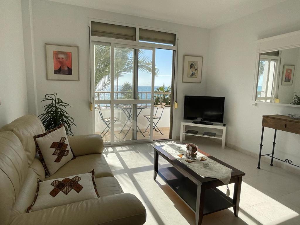 Apartamento Frente A La Playa Piso 3 Estepona Bagian luar foto